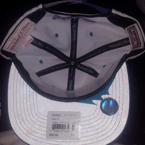 Mitchell & ness - Picture 3 of 6